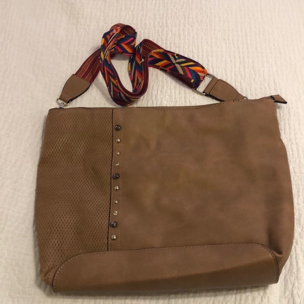Marina Galanti large bag with removable strap. Zipper close